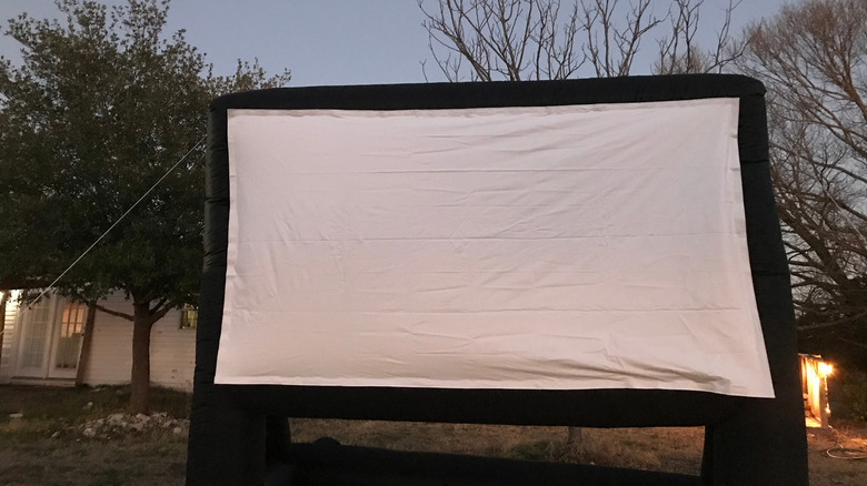 Inflatable movie screen