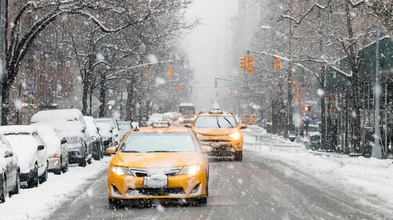 New York cabs in snow