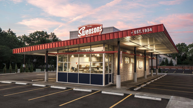 Swensons Drive-in at sunset