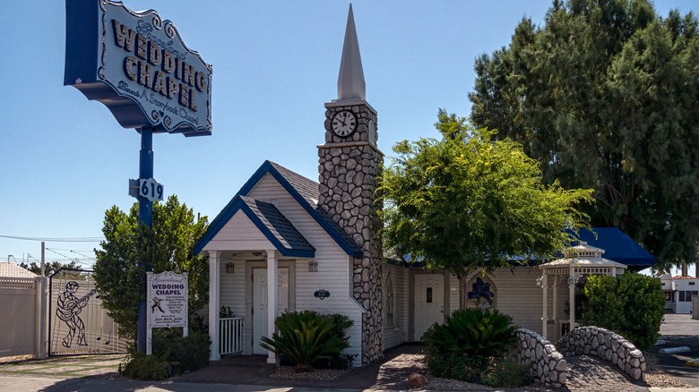 outside of Graceland Wedding Chapel