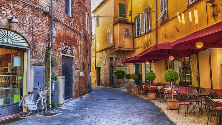 charming outdoor patio in Lucca