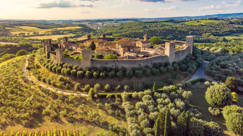 The walled fortress of Monteriggioni