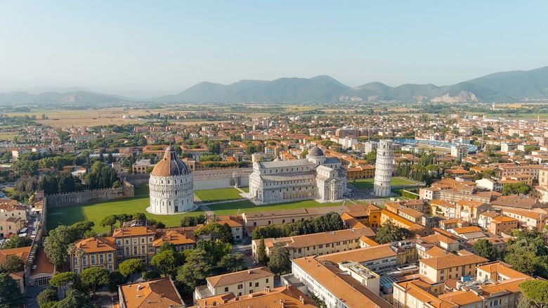 Pisa's Leaning Tower and buildings