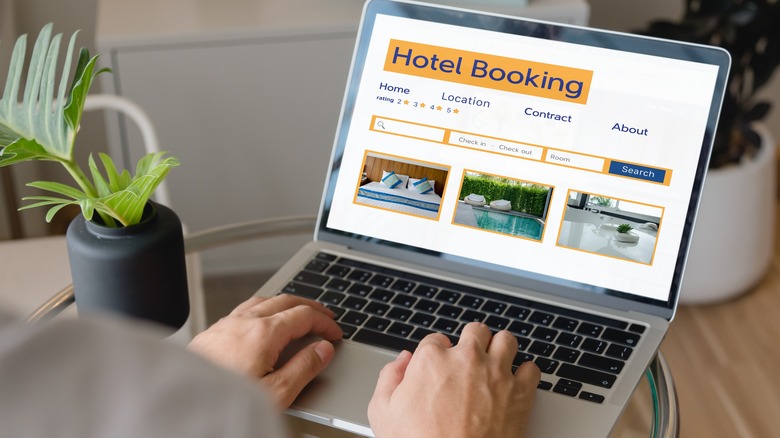 Person booking a hotel online