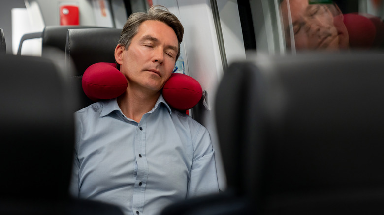 man sleep train neck pillow