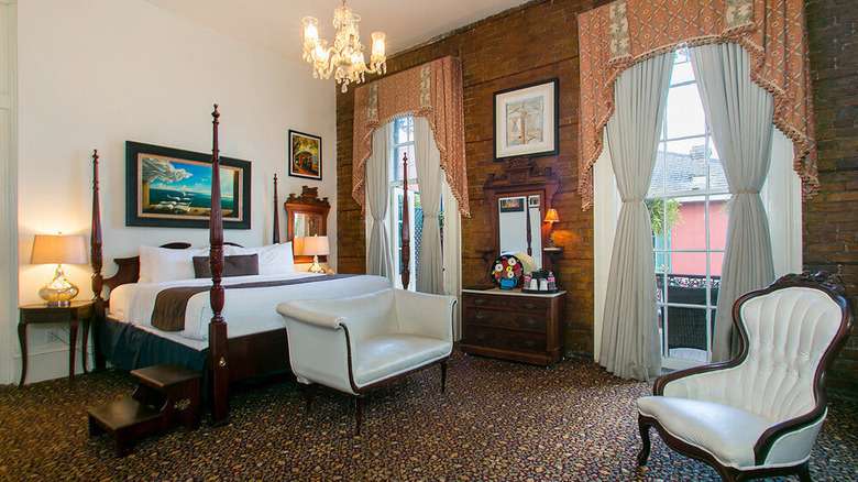 one of Lafitte Hotel's rooms