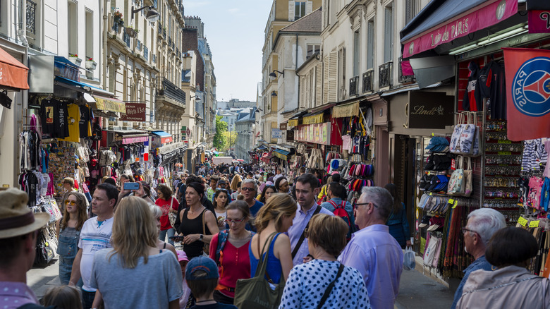Crowded Paris street