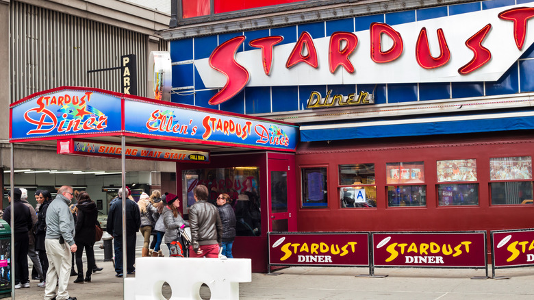 exterior of Ellen's Stardust Diner