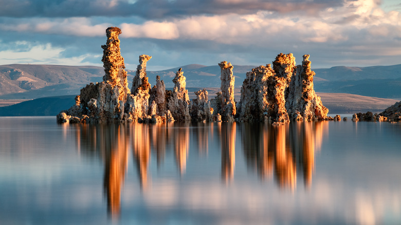 The formations of Mono Lake