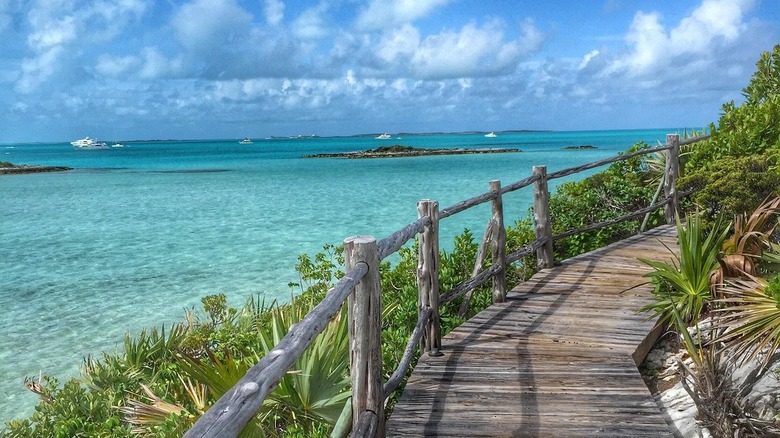 boardwalk on Fowl Cay