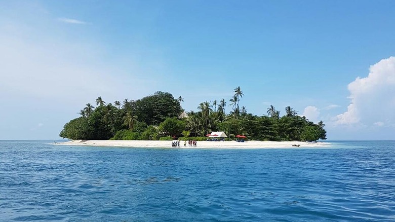Pulau Joyo from water