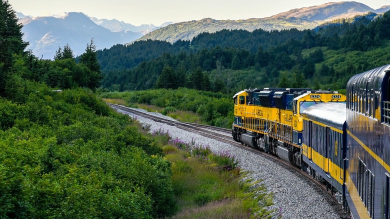 Alaska Coastal Classic over mountains