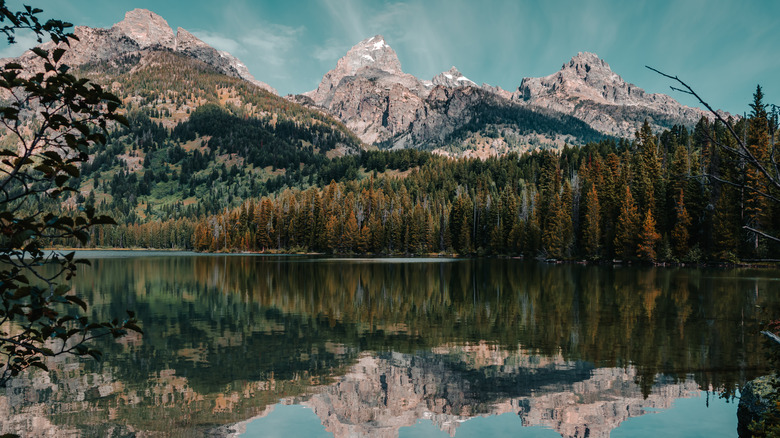 Taggart Lake with mountain background