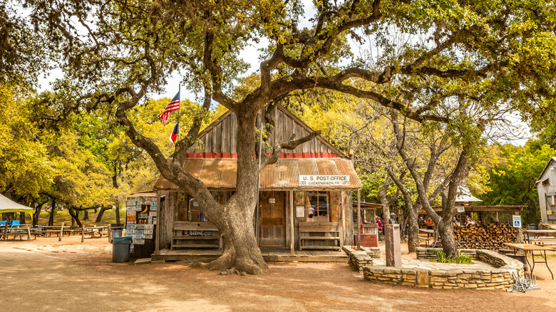 The saloon in Luckenbach