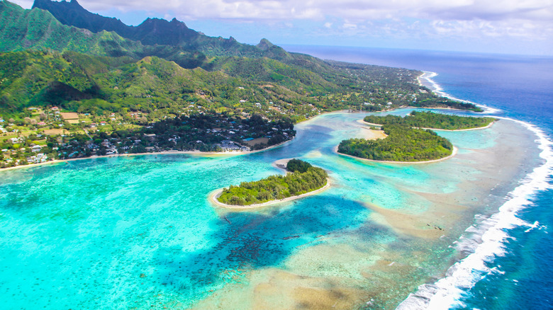 Beautiful beach on Rarotonga