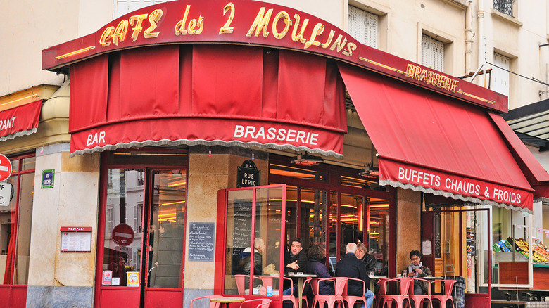 Café des 2 Moulins exterior
