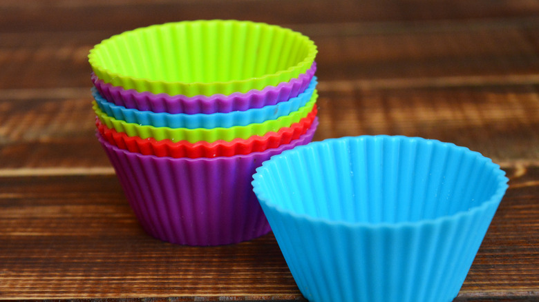 Colorful silicone muffin liners