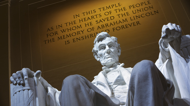 Lincoln Memorial sculpture and inscription