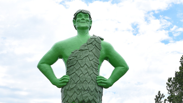 Jolly Green Giant statue