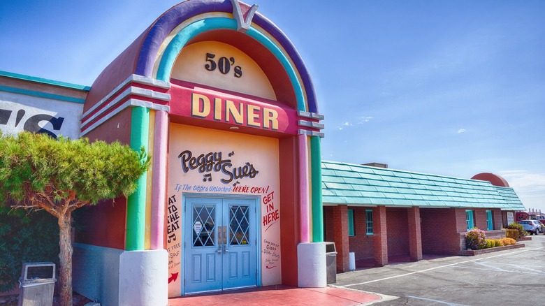 Peggy Sue's '50s Diner & Diner-Saur Park