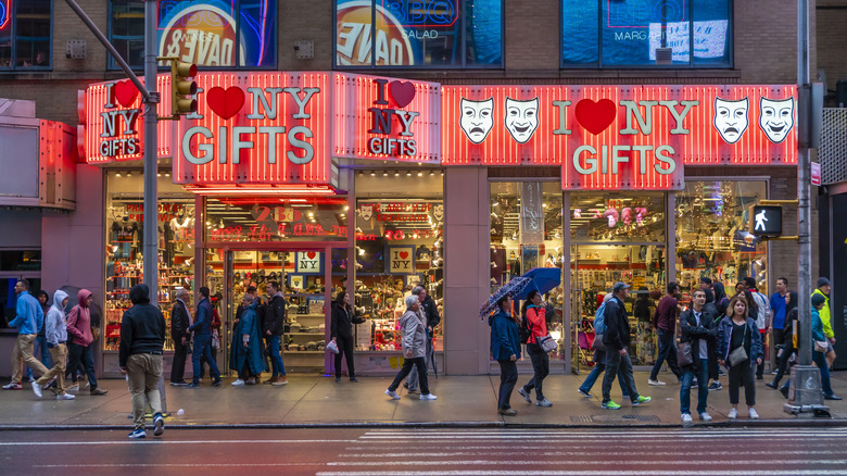 NY gift store with pedestrians