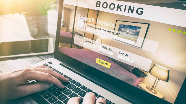 Hotel booking online