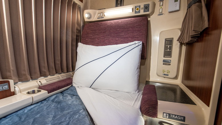 Amtrak roomette sleeper car 