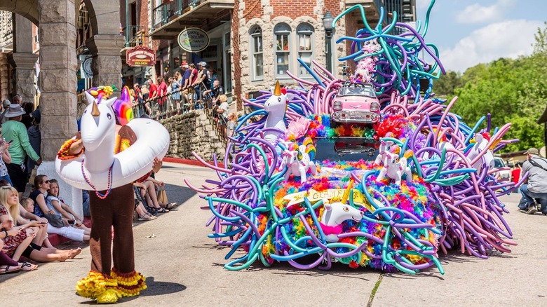 ARTrageous Parade float sculpture