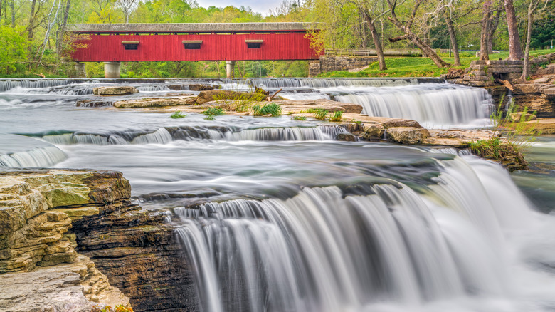 Cataract Falls in front of covered bridge