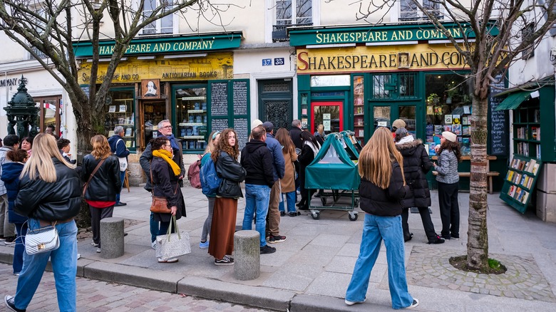 Crowds outside Shakespeare and Company