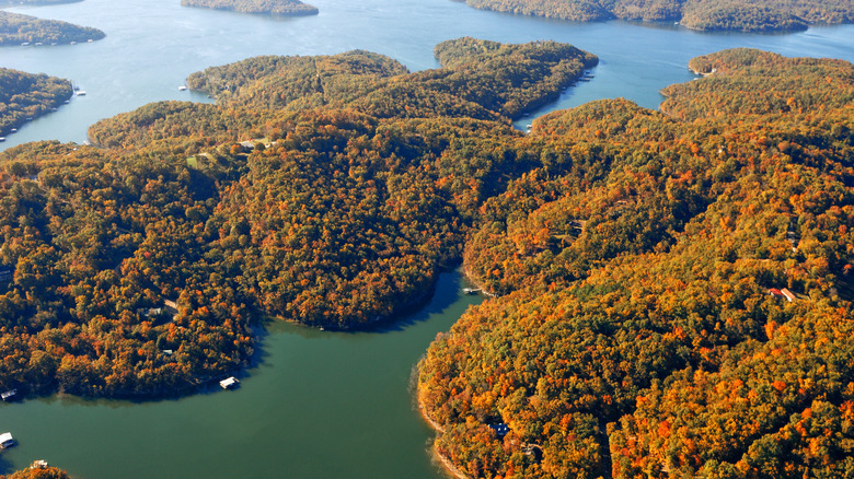 Surrounding lakes in Eureka Springs