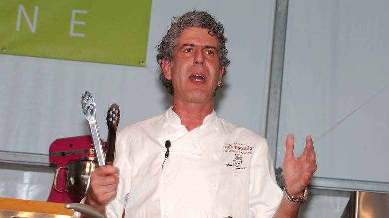 Anthony Bourdain cooking in 2005