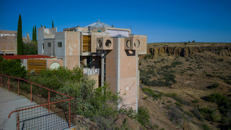 Decaying futuristic building in Arizona desert