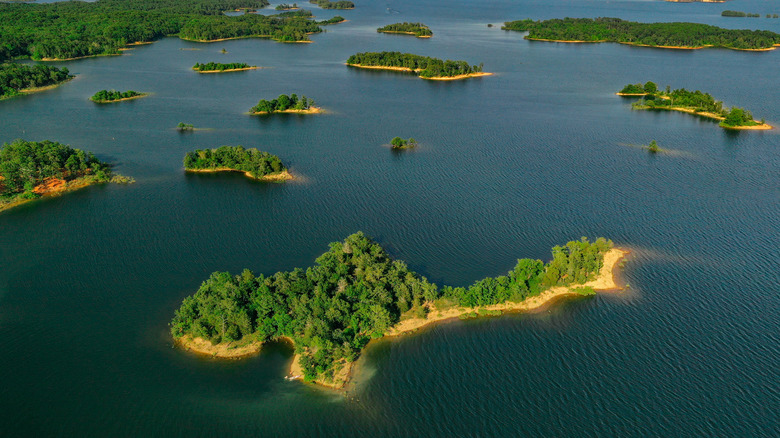 Islands in Lake Ouachita