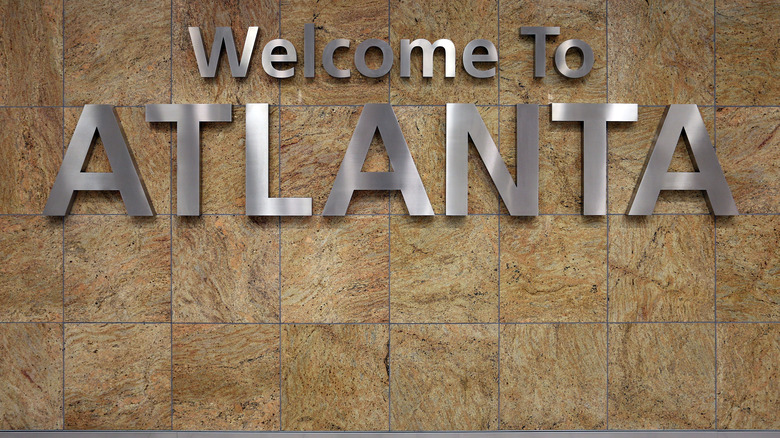 Welcome to Atlanta airport sign