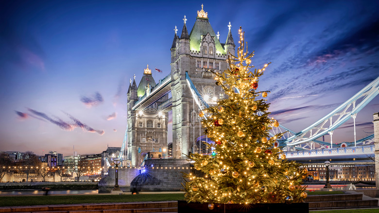 London Bridge with Christmas tree