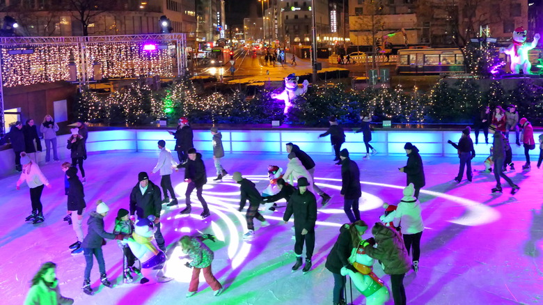 Karlsplatz Stachus ice rink