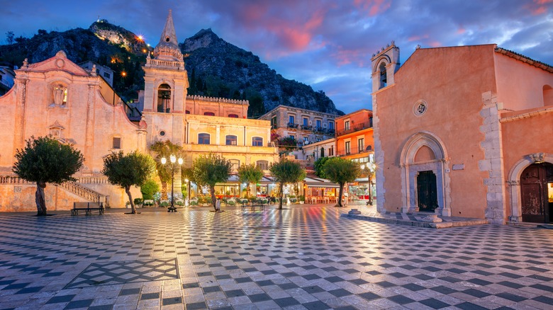 Taormina's Piazza IX Aprile