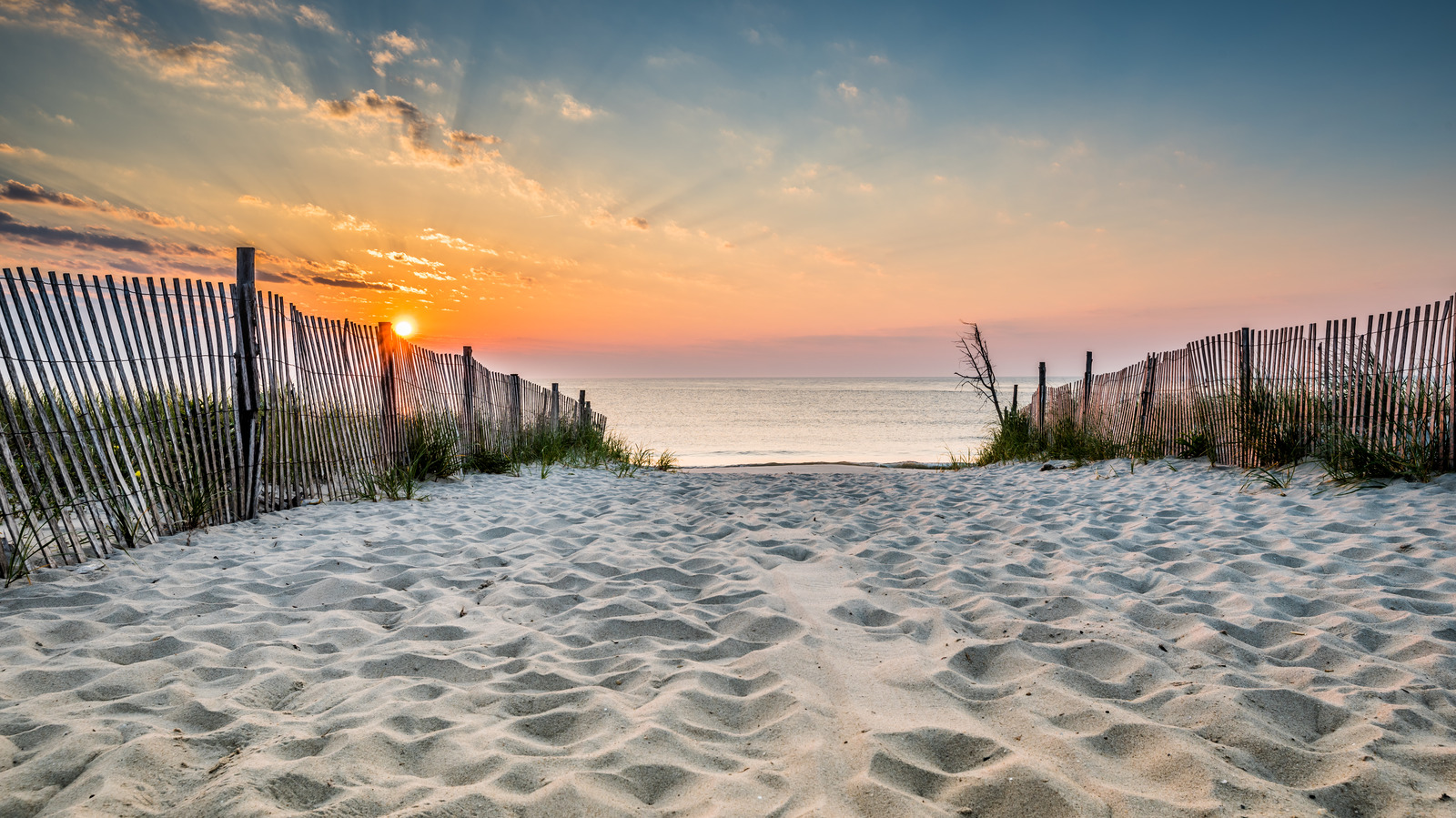 10 Scenic Beaches Near Charleston For A Sunny Escape