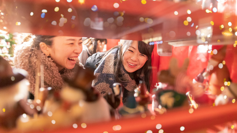 kids at Hibiya Christmas Market