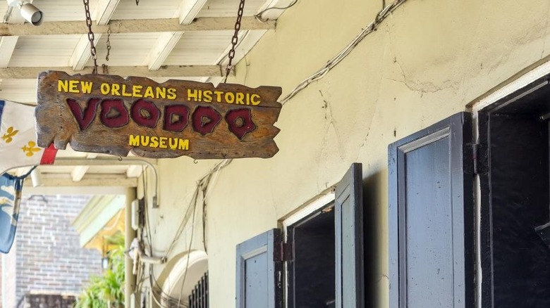 nola voodoo museum exterior