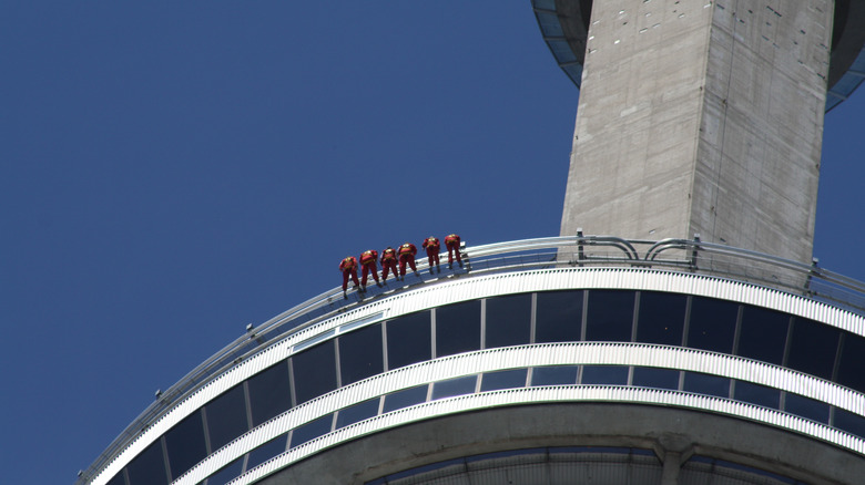 Leaning EdgeWalk participants