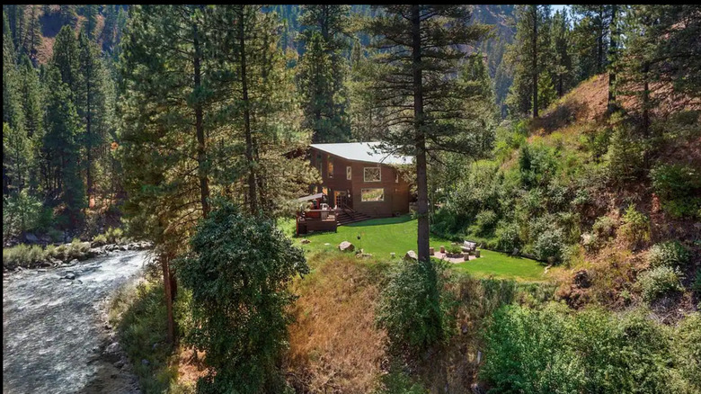 riverfront cabin in Idaho