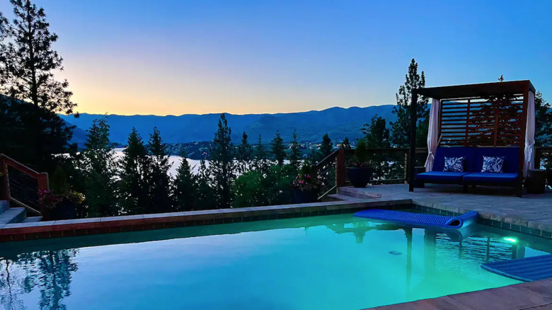 pool at Washington state cabin