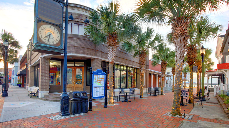 Downtown Beaufort streetscape