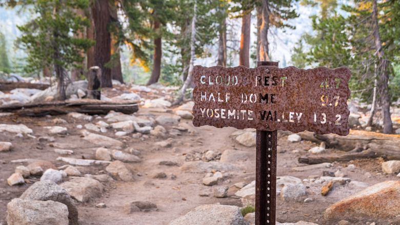 sign for clouds rest trail