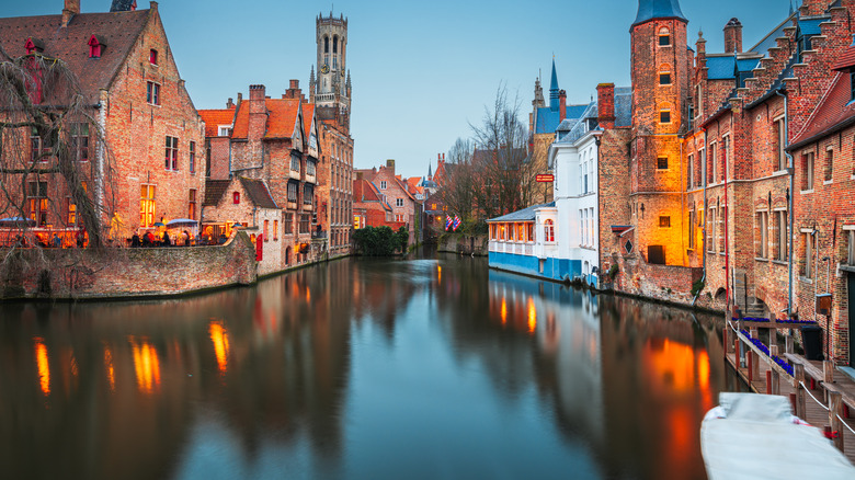 Bruges houses by river