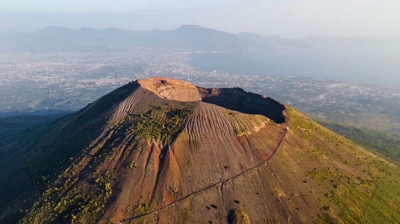The active volcano Mount Vesuvius 