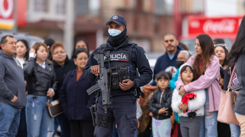 Policeman standing guard in Tamaulipas