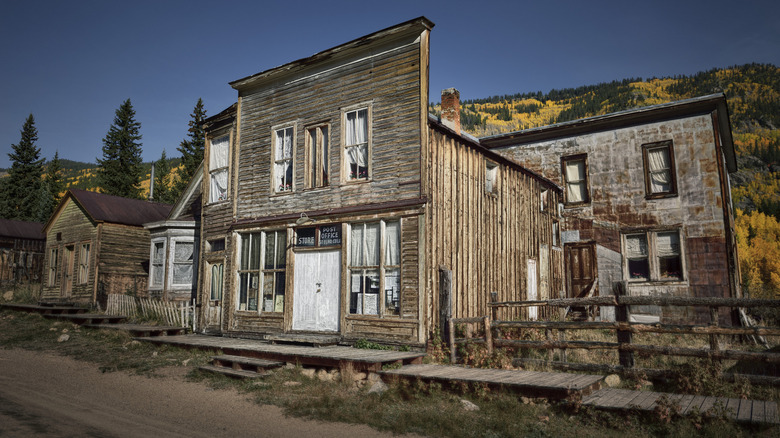 Old wooden houses in St. Elmo